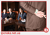 Банкиры отдают залоги только своим
